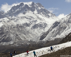 Непальское землетрясение спровоцировало сход лавины на Эвересте, есть жертвы