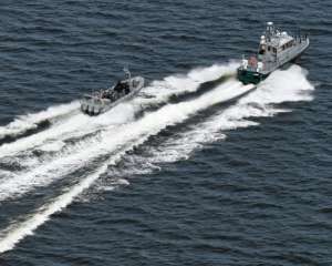 Финские ВМС сбросили глубинные бомбы на неопознанную подводную лодку