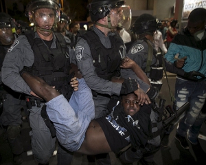 В Тель-Авиве массовые беспорядки из-за задержания полицией выходца из Эфиопии