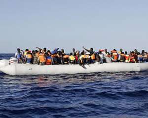 В Средиземном море перевернулось судно с мигрантами