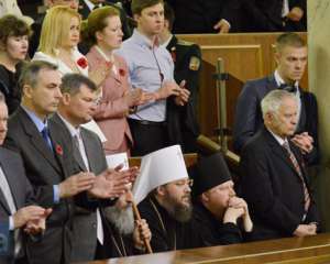 Митрополит Онуфрій відмовився стоячи вшанувати бійців АТО, бо протестує проти війни - УПЦ МП