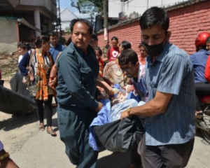 24 человека погибли во время сегодняшнего землетрясения в Непале