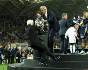 Керівник австралійського футболу звалився зі сцени на церемонії нагородження