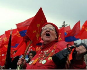 В Крыму коммунисты просили Путина спасти их от российской власти