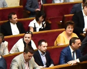 Спіймана на &quot;кнопкодавстві&quot; Чорновіл &quot;хотіла продемонструвати свій протест&quot;