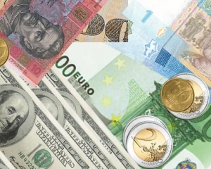 Межбанк закрылся долларом по 21 гривне