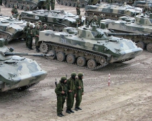 Террористы стянули в Донецк 120 единиц бронетехники