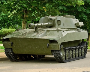 Терористи виганяють танки та &quot;Гвоздики&quot; із центру Донецька на його околиці