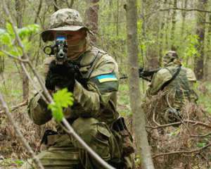 Прикордонники відкрили вогонь по ворожій ДРГ