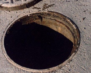 На Херсонщині в каналізації загинули три людини