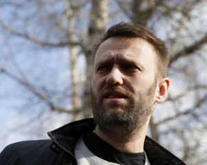 Навального закидали яйцями в Новосибірську
