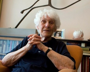 102-річна німкеня захистила докторську дисертацію