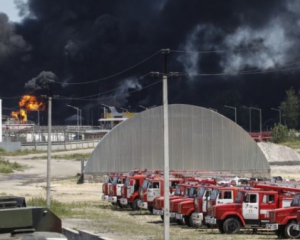 Яценюк анонсував звіт Авакова стосовно палаючої нафтобази