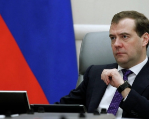 Медведев должен согласовывать с Украиной визиты в Крым - МИД
