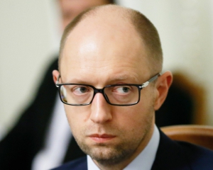 Яценюк пояснив, як вижити українцеві за високих тарифів