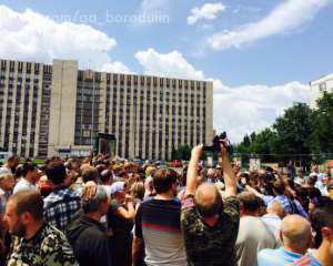 Журналісти розповіли, як російські ЗМІ показали антивоєнний мітинг в Донецьку