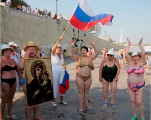 Общество защиты прав потребителей РФ не советует россиянам ехать в Крым без разрешения Украины