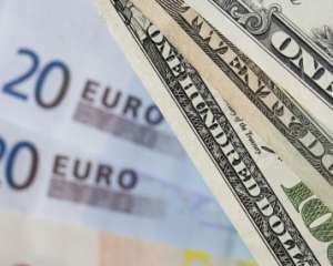 В Украине снова подорожали доллар и евро