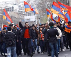 Протесты в столице Армении продолжаются, у митингующих новые требования - СМИ