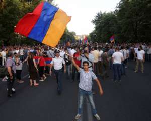 Митингующие в Ереване выгнали российскую энергокомпанию с армянского рынка