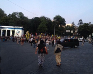 Учасники мітингу правих сил розходяться, шини догоріли - міліція Києва