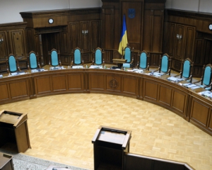 Порошенко отправил в отставку судью Конституционного суда