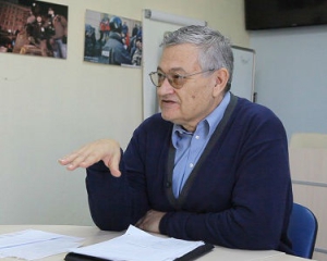 "Маємо війну міфологій. Її виграє той, чий міф виявиться сильнішим" - експерт