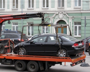 На вулиці Києва повернуться евакуатори