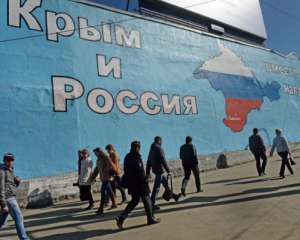Обурені жителі Алушти поскаржилися Путіну на 10% від числа туристів, фекалії на пляжі, сморід над морем