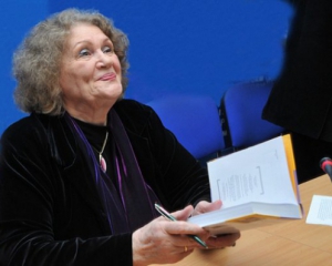 Ліна Костенко дописує роман про деградацію Російської імперії