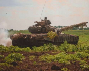 Бойовики всю ніч крили українських бійців артилерією і танками