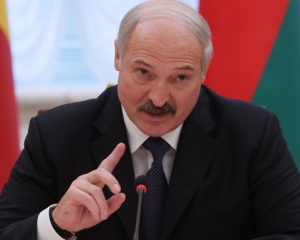 Лукашенко вимагає знайти в Білорусі нафту і газ