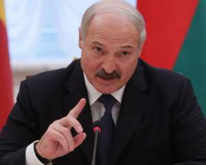 Лукашенко вимагає знайти в Білорусі нафту і газ