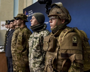 Яценюк поручил Полтораку рассчитать переход на профессиональную армию