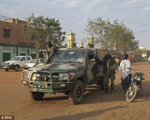 В Мали неизвестные напали на отель, среди заложников - украинец