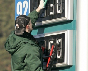 Антимонопольний комітет рекомендує мережам АЗС знизити ціни на бензин