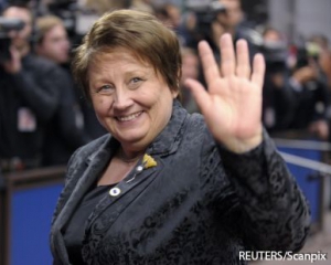 Прем'єрка Латвії перестала давати інтерв'ю російською мовою