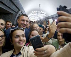 Кличко запустил бесплатный скоростной Интернет в Киевском метро