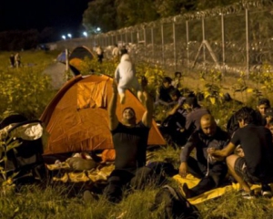 Мигранты, которые не попали в Венгрию, ищут новые пути в ЕС