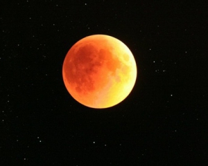 Повне місячне затемнення буде видно на заході