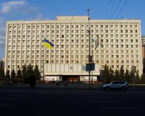 В облсовет Киевщины проходит пять партий, среди которых одна непарламентская - опрос