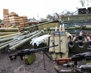 ОБСЄ отримала розклад відведення озброєнь та координати складів зброї на Донбасі