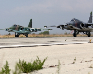 Російські літаки нанесли авіаудари по 10 об&#039;єктах терористів - Міноборони РФ