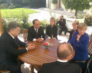 Україні у Парижі нав&#039;язували нові закони щодо Донбасу - АП