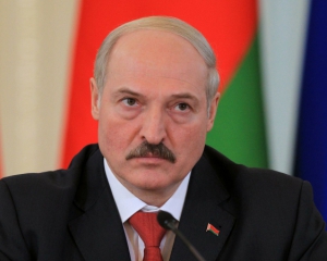 Лукашенко все ж привітав Алексієвіч з Нобелівською премією