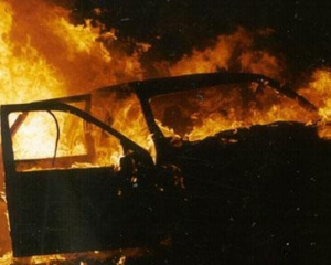 Под Киевом легковушка влетела под грузовик, после чего полностью сгорела