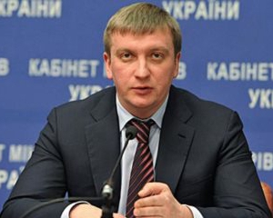 Міністр Петренко проти повного скасування недоторканності депутатів