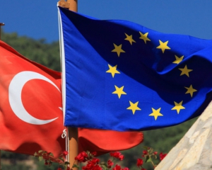 Турция может получить безвизовый режим с ЕС, если поможет с мигрантами