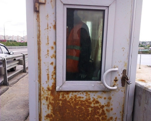 В Росії манекен п&#039;ять місяців &quot;стеріг&quot; стратегічний міст і &quot;отримував&quot; за це зарплату