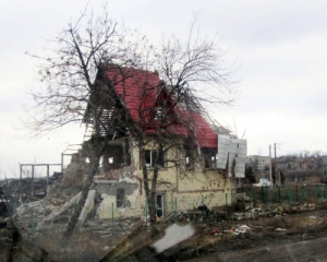 З початку війни на Донеччині зруйновано 9 тисяч будинків